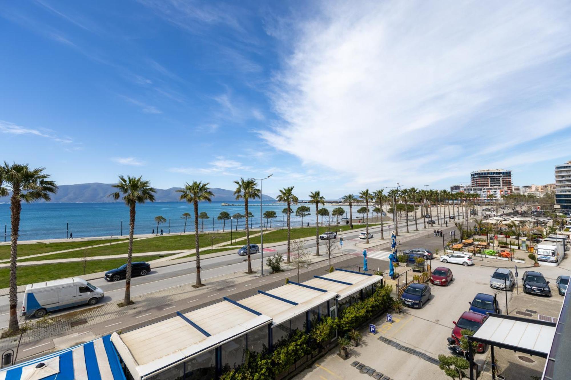 Azure Bliss Seaview Vlore-Kean Apartment Ngoại thất bức ảnh